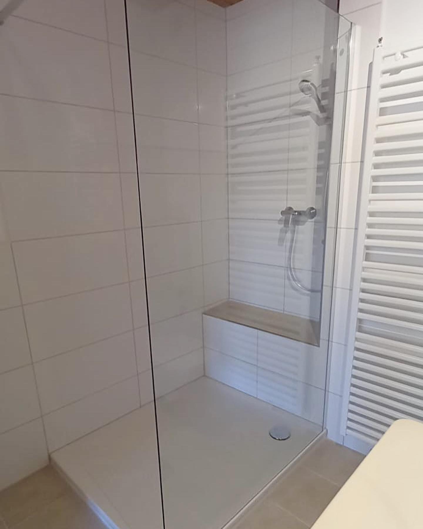 Badezimmer Sanierung ebenerdige Dusche